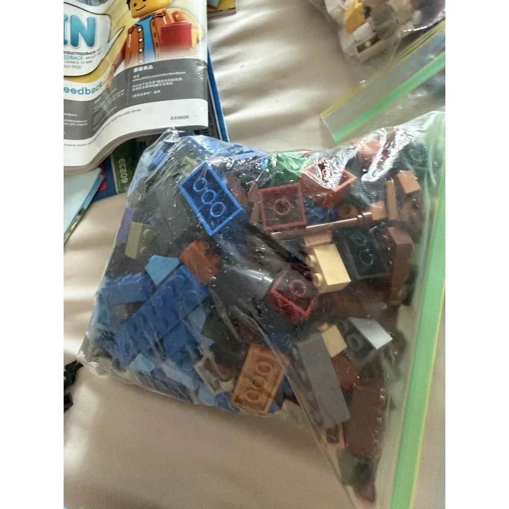 LEGO Lot 4.8 Lbs Star Wars Marvel City Minifigures Manuals Mixed Bulk